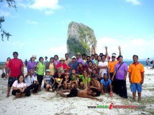 268844_235950919763549_3913425_n